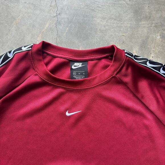 Nike Sweatshirt Women's XL Burgundy Black White Tape Center Swoosh Pullover - Picture 2 of 6